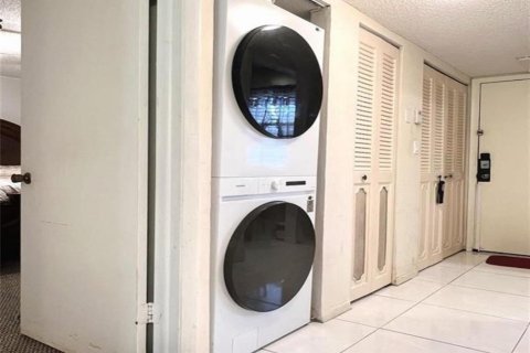Купить кондоминиум в Тамарак, Флорида 3 комнаты, 96.62м2, № 2085127 - фото 4