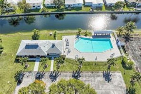 Купить кондоминиум в Тамарак, Флорида 3 комнаты, 96.62м2, № 2085127 - фото 16