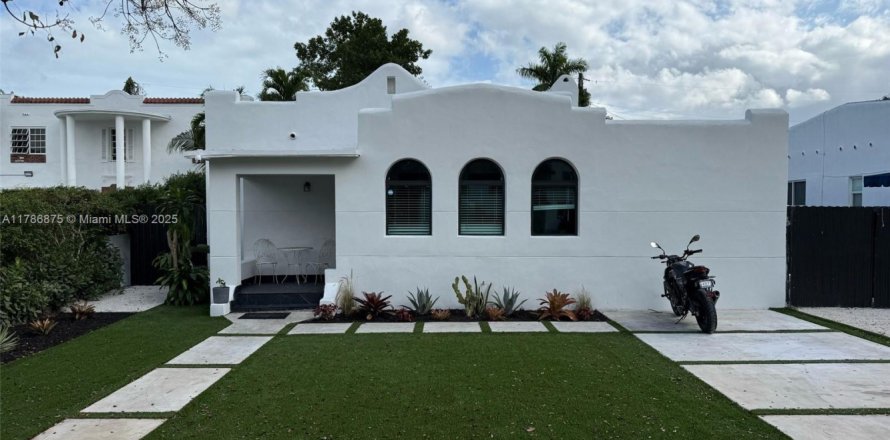 Casa en Miami, Florida 5 dormitorios, 145.48 m2 № 1897291