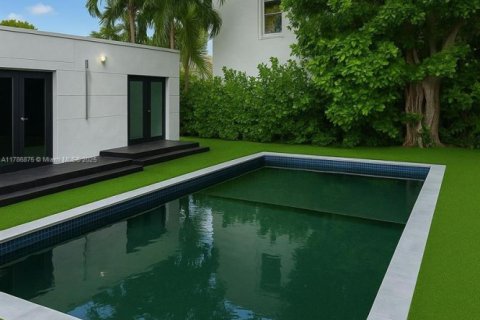 Casa en venta en Miami, Florida, 5 dormitorios, 145.48 m2 № 1897291 - foto 13