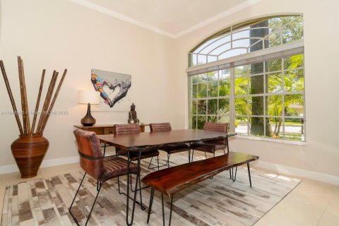 House in Weston, Florida 5 bedrooms, 288.65 sq.m. № 1845607 - photo 24