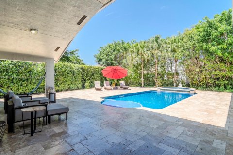 House in Weston, Florida 5 bedrooms, 288.65 sq.m. № 1845607 - photo 19