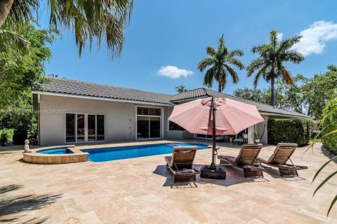 House in Weston, Florida 5 bedrooms, 288.65 sq.m. № 1845607 - photo 16