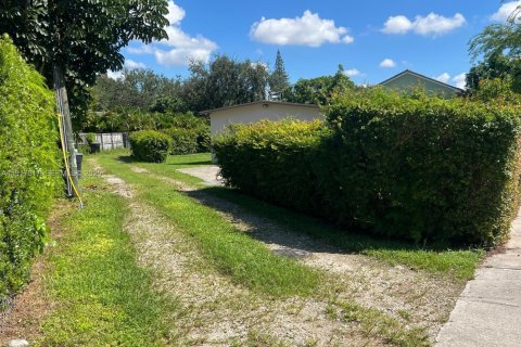 Casa en venta en Miami Springs, Florida, 3 dormitorios, 168.71 m2 № 1982570 - foto 3