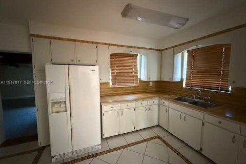 Casa en venta en Miami Springs, Florida, 3 dormitorios, 168.71 m2 № 1982570 - foto 5