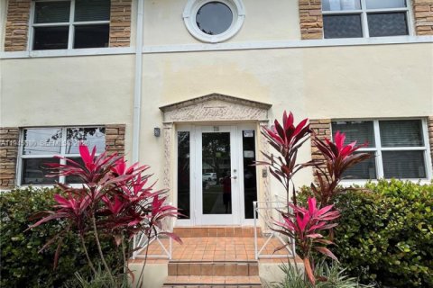 Apartamento en Miami Shores, Florida 2 dormitorios, 78.69 m2 № 2002289