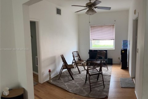 Apartamento en alquiler en Miami Shores, Florida, 2 dormitorios, 78.69 m2 № 2002289 - foto 4