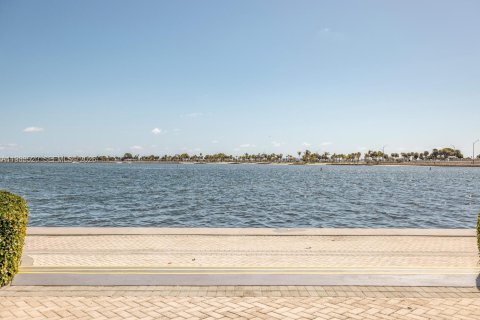 Купить кондоминиум в Майами, Флорида 1 спальня, 82.31м2, № 2045894 - фото 26