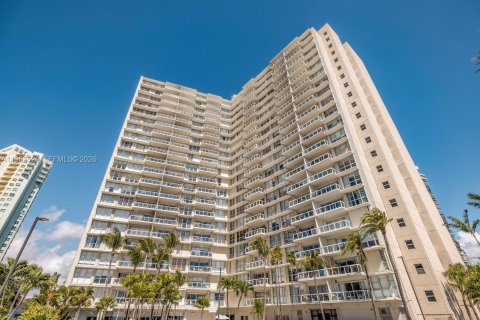 Купить кондоминиум в Майами, Флорида 1 спальня, 82.31м2, № 2045894 - фото 21