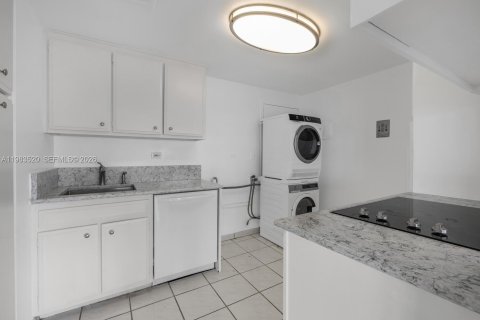 Купить кондоминиум в Майами, Флорида 1 спальня, 82.31м2, № 2045894 - фото 11