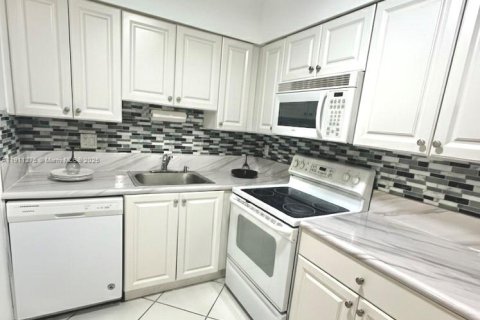 Copropriété à vendre à Lauderhill, Floride: 1 chambre, 72.74 m2 № 1968076 - photo 14