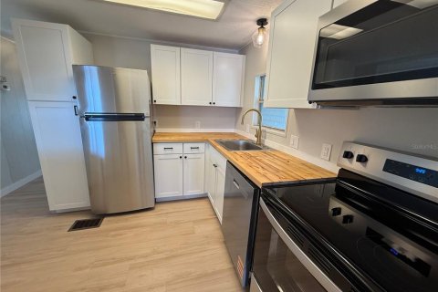 Apartment in Palmetto, Florida 2 bedrooms, 98.1 sq.m. № 2393426 - photo 14