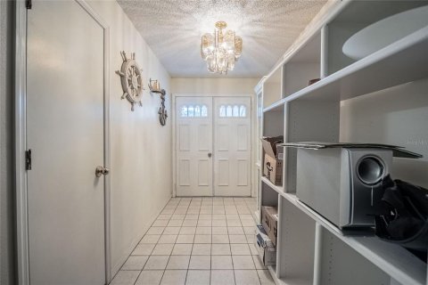 House in Lakeland, Florida 4 bedrooms, 212.84 sq.m. № 1907010 - photo 7
