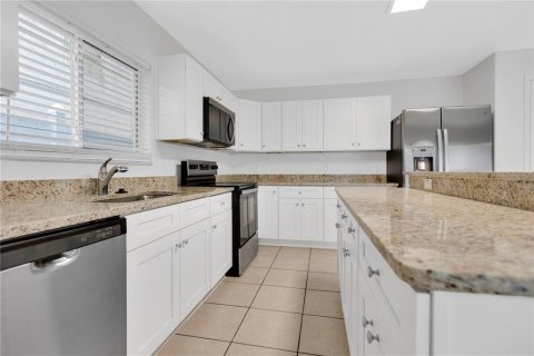 Casa en venta en Riverview, Florida, 4 dormitorios, 317.73 m2 № 2208633 - foto 11