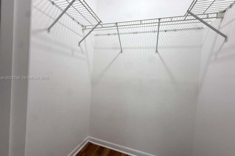 Condominio en alquiler en Coral Springs, Florida, 2 dormitorios, 117.06 m2 № 2077944 - foto 18