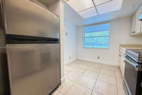 Condominio en alquiler en Coral Springs, Florida, 2 dormitorios, 117.06 m2 № 2077944 - foto 8