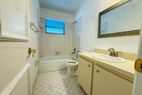 Condominio en alquiler en Coral Springs, Florida, 2 dormitorios, 117.06 m2 № 2077944 - foto 16