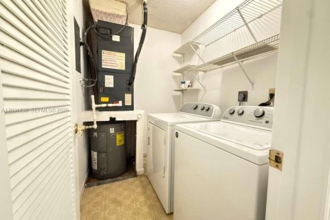 Condominio en alquiler en Coral Springs, Florida, 2 dormitorios, 117.06 m2 № 2077944 - foto 19