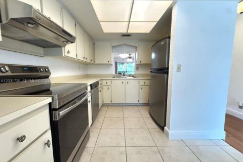 Condominio en alquiler en Coral Springs, Florida, 2 dormitorios, 117.06 m2 № 2077944 - foto 6