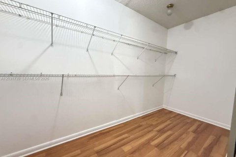 Condominio en alquiler en Coral Springs, Florida, 2 dormitorios, 117.06 m2 № 2077944 - foto 13