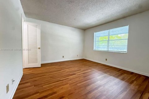 Condominio en alquiler en Coral Springs, Florida, 2 dormitorios, 117.06 m2 № 2077944 - foto 17