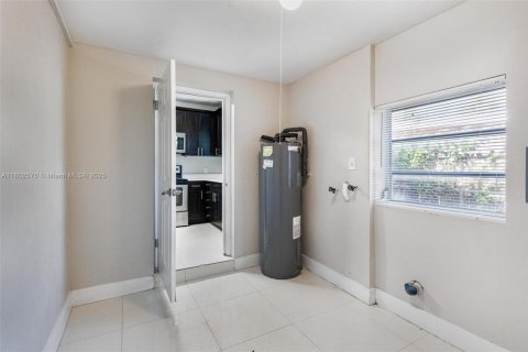 House in Fort Lauderdale, Florida 3 bedrooms, 140.19 sq.m. № 1972676 - photo 13