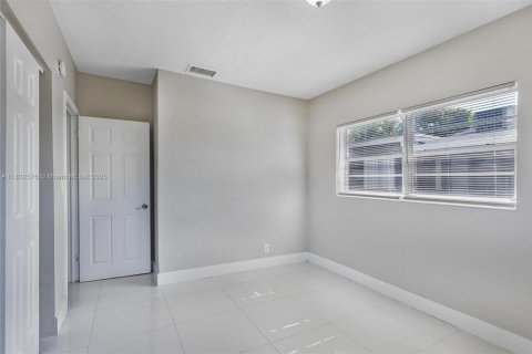 House in Fort Lauderdale, Florida 3 bedrooms, 140.19 sq.m. № 1972676 - photo 23