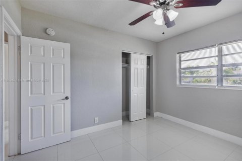 House in Fort Lauderdale, Florida 3 bedrooms, 140.19 sq.m. № 1972676 - photo 20