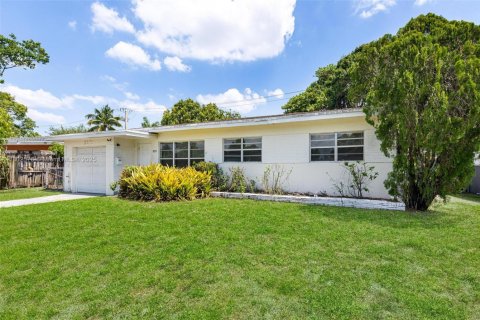 House in Fort Lauderdale, Florida 3 bedrooms, 140.19 sq.m. № 1972676 - photo 3