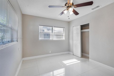 House in Fort Lauderdale, Florida 3 bedrooms, 140.19 sq.m. № 1972676 - photo 25