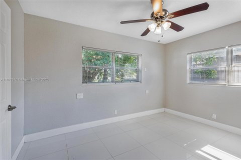 House in Fort Lauderdale, Florida 3 bedrooms, 140.19 sq.m. № 1972676 - photo 24