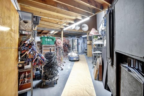 Commercial property in North Miami Beach, Florida № 1935176 - photo 29