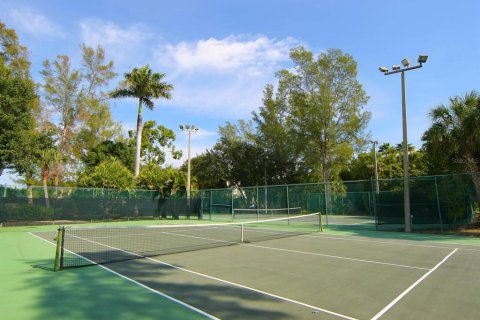 Condo in Sarasota, Florida, 2 bedrooms  № 1776998 - photo 8
