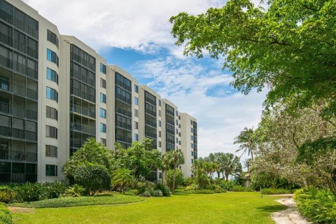 Condo in Sarasota, Florida, 2 bedrooms  № 1776998 - photo 13
