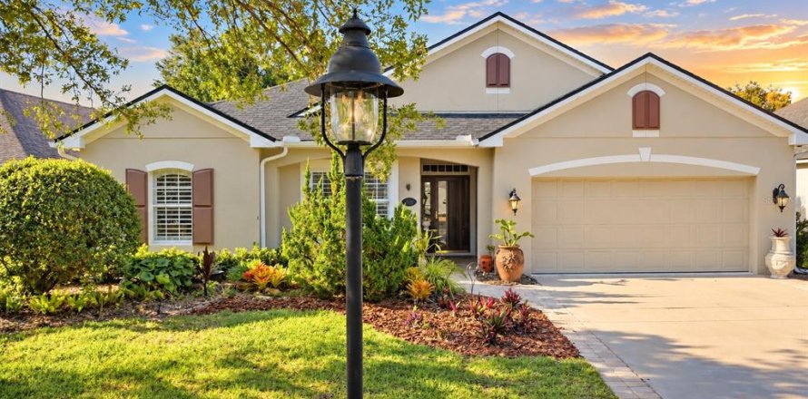 Villa ou maison à DeLand, Floride 3 chambres, 245.26 m2 № 2203284