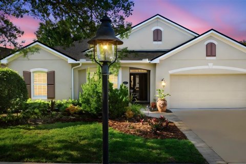 House in DeLand, Florida 4 bedrooms, 245.26 sq.m. № 2203284