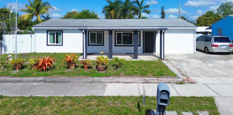 House in Fort Lauderdale, Florida 3 bedrooms, 121.79 sq.m. № 1934239