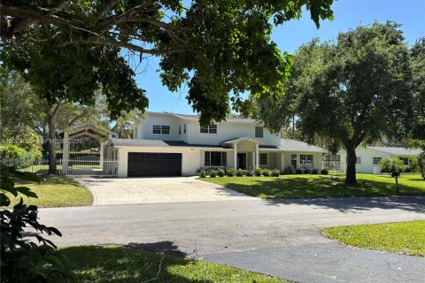 Villa ou maison à Palmetto Bay, Floride 4 chambres, 241.92 m2 № 2069247
