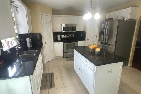 Villa ou maison à louer à Kissimmee, Floride: 4 chambres, 204.38 m2 № 1512774 - photo 12