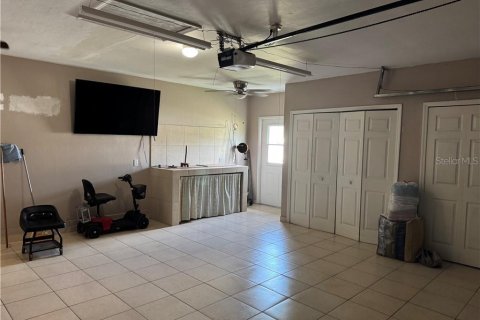 House in Lehigh Acres, Florida 3 bedrooms, 135.27 sq.m. № 1657061 - photo 30