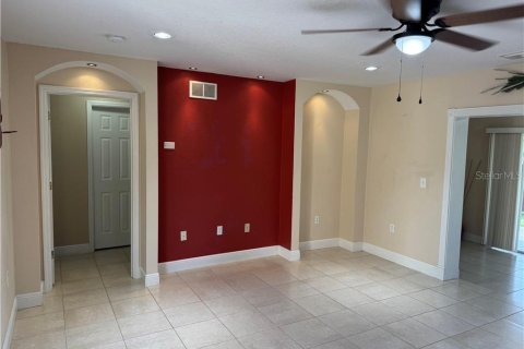 House in Lehigh Acres, Florida 3 bedrooms, 135.27 sq.m. № 1657061 - photo 10
