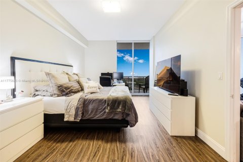 Condominio en venta en North Bay Village, Florida, 2 dormitorios, 135.45 m2 № 1978609 - foto 17