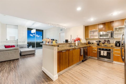 Condominio en venta en North Bay Village, Florida, 2 dormitorios, 135.45 m2 № 1978609 - foto 11