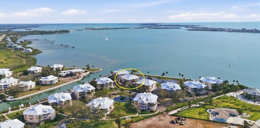Condo in Placida, Florida, 3 bedrooms № 2106196