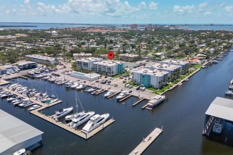 Купить кондоминиум в Сент-Питерсберг, Флорида 3 комнаты, 106.37м2, № 1740685 - фото 20