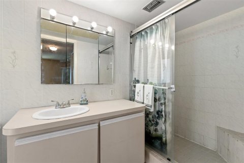 Купить кондоминиум в Сент-Питерсберг, Флорида 3 комнаты, 106.37м2, № 1740685 - фото 9