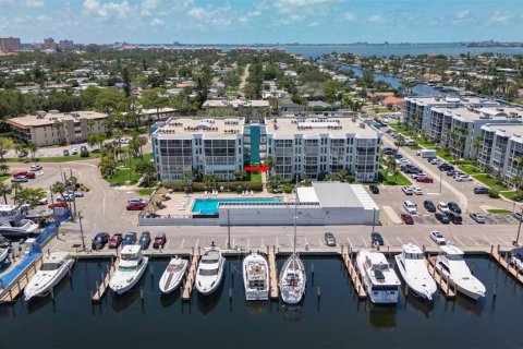 Купить кондоминиум в Сент-Питерсберг, Флорида 3 комнаты, 106.37м2, № 1740685 - фото 3