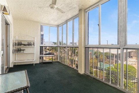 Купить кондоминиум в Сент-Питерсберг, Флорида 3 комнаты, 106.37м2, № 1740685 - фото 13