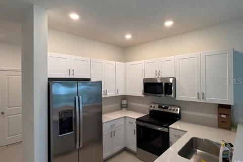 Touwnhouse à louer à Riverview, Floride: 3 chambres, 154.78 m2 № 2150783 - photo 7