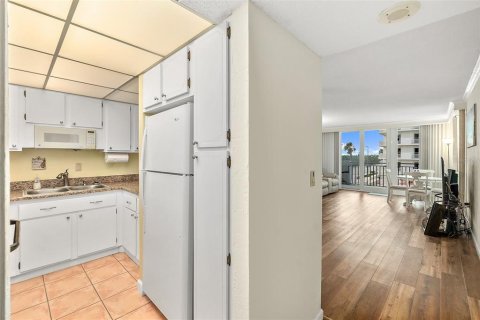 Купить кондоминиум в Дейтона - Бич-Шорс, Флорида 4 комнаты, 98.66м2, № 1837622 - фото 14